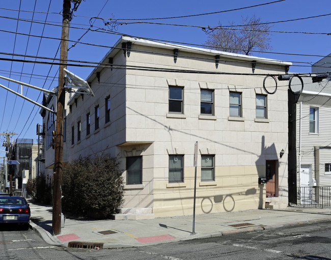 82 Beacon Ave in Jersey City, NJ - Building Photo - Building Photo