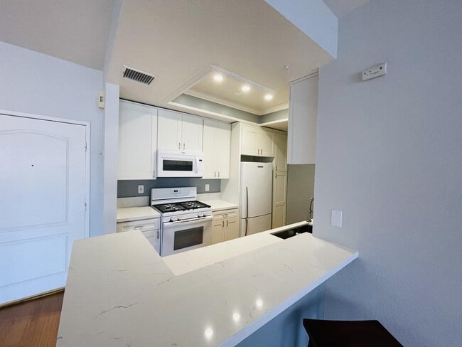 11225 Peach Grove St in Los Angeles, CA - Building Photo - Building Photo