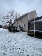 654 Brookwood Ct in Northfield, OH - Foto de edificio - Building Photo