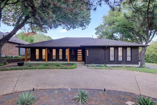 9667 Timberleaf Dr in Dallas, TX - Building Photo - Building Photo