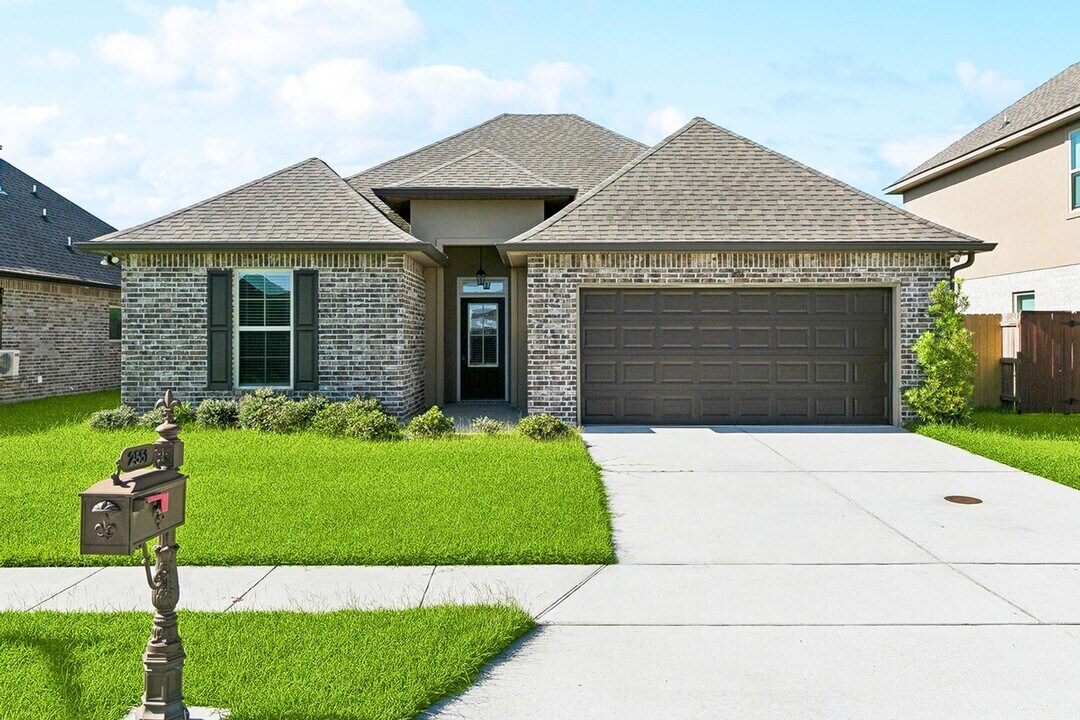 2551 Frazier St in Marrero, LA - Building Photo
