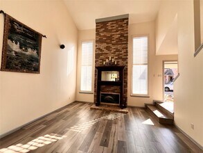 727 Bunker Hill Rd in Houston, TX - Building Photo - Building Photo