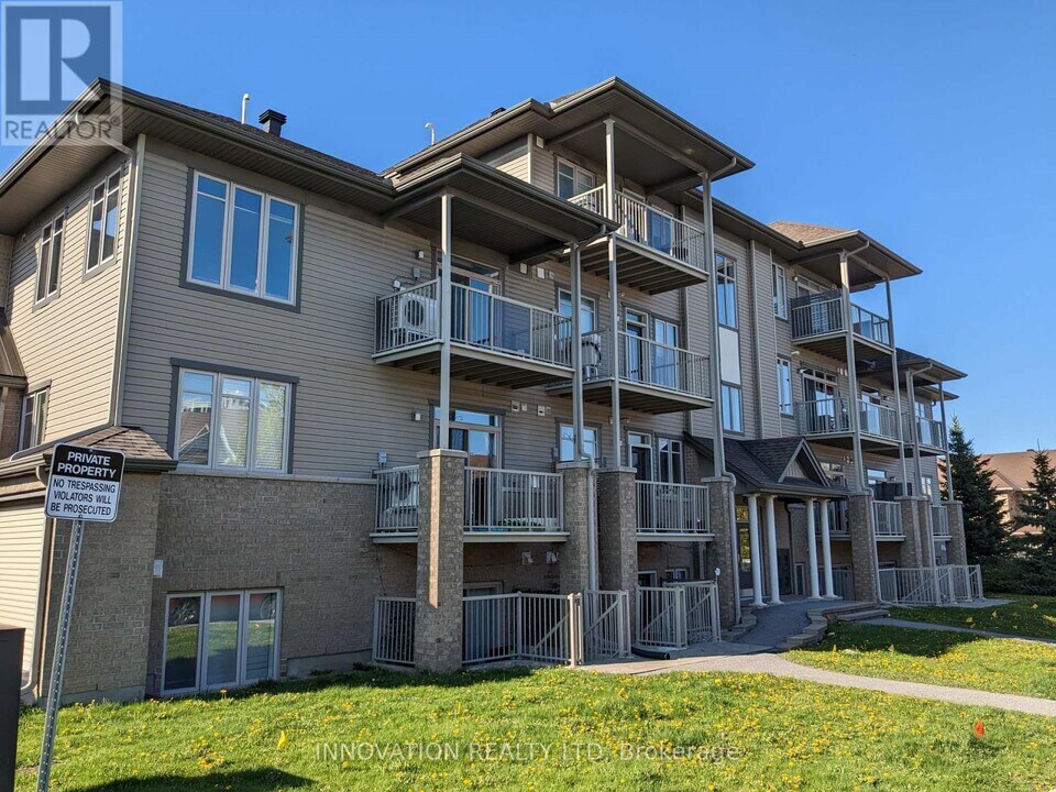 40-40 Tayside Private in Ottawa, ON - Building Photo