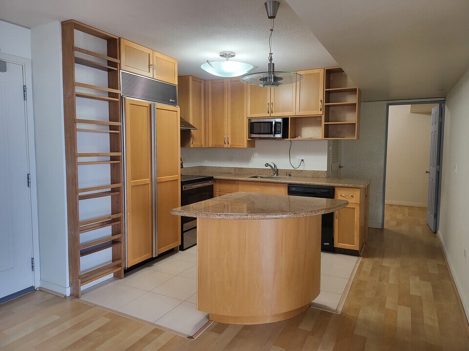 1288 Kapiolani Blvd, Unit 1607 in Honolulu, HI - Building Photo