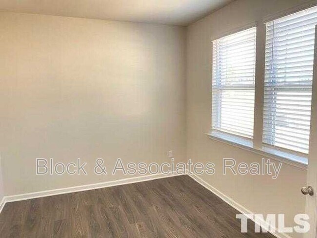 132 Montasel Ct in Fuquay Varina, NC - Building Photo - Building Photo