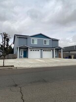 3240 S 10th St in Lebanon, OR - Building Photo