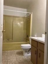 9037 Cedar Lake Rd in Pinckney, MI - Building Photo - Building Photo