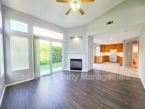 690 Avenida Magdalena in Camarillo, CA - Building Photo - Building Photo