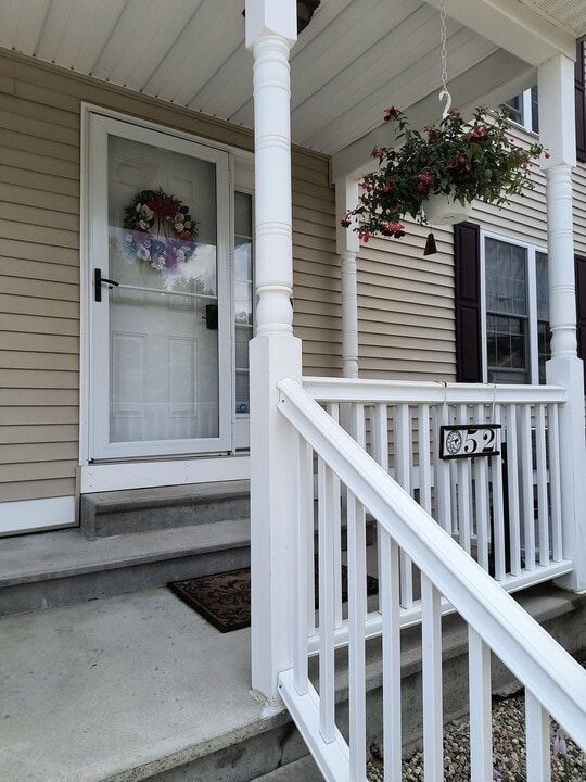 28 Owens Dr in Swanzey, NH - Building Photo