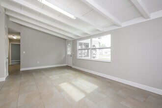 110 E Pine St in Davenport, FL - Building Photo - Building Photo