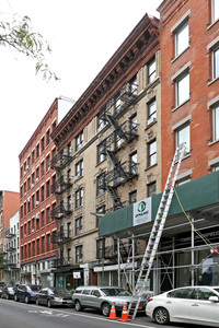 98-100 Thompson St in New York, NY - Foto de edificio - Building Photo