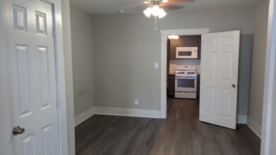 7414 Canal St-Unit -B in Houston, TX - Building Photo - Building Photo