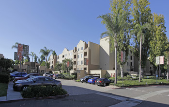 Villa Vicenza in San Diego, CA - Foto de edificio - Building Photo