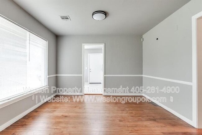 1304 NE 43rd St in Oklahoma City, OK - Building Photo - Building Photo