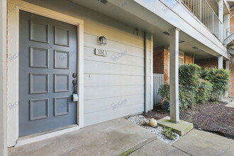 3206 S Fielder Rd in Arlington, TX - Building Photo - Building Photo