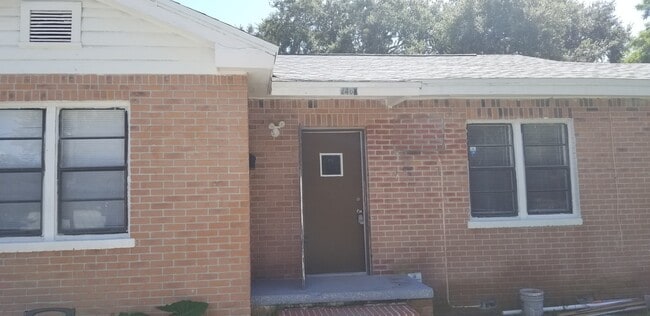 property at 2460 Melrose Ave S