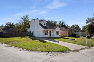 12206 Breezeway Cir in Gulfport, MS - Building Photo - Building Photo