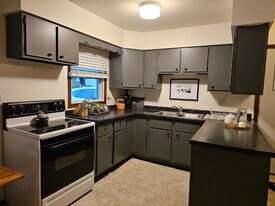 698 W Hudson St in Mondovi, WI - Building Photo