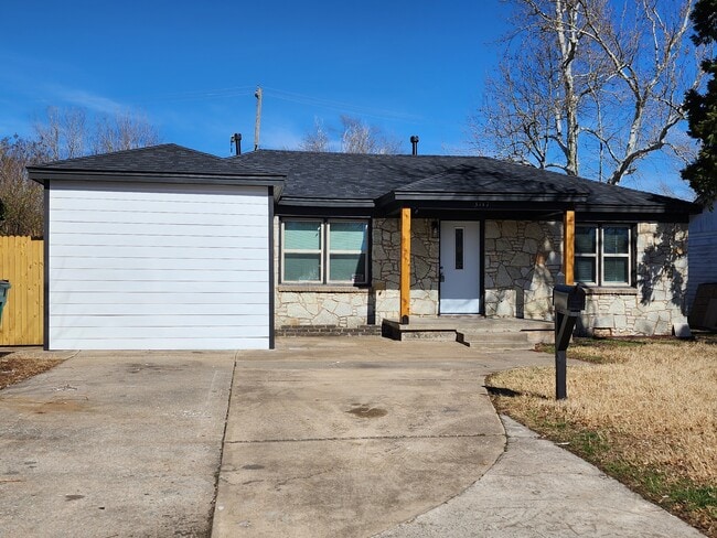 property at 3117 SW 37th St