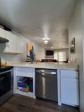 2711 W Maplewood Ave in Bellingham, WA - Foto de edificio - Building Photo