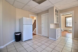 19 1/2 Greenman Ave in Westerly, RI - Building Photo - Building Photo