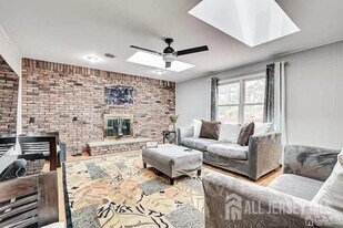 3993 Park Ave in Edison, NJ - Building Photo