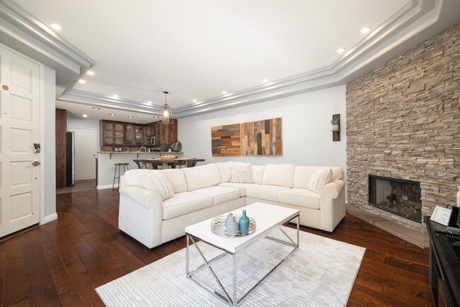 1079 Sapphire St in San Diego, CA - Building Photo - Building Photo