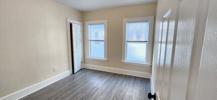 224 Campbell Ave, Unit 2nd fl in West Haven, CT - Foto de edificio - Building Photo