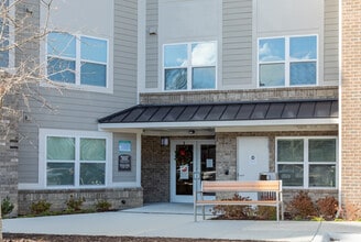 Beacon Ridge Apartments in Raleigh, NC - Foto de edificio - Building Photo