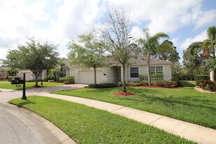 523 Gardendale Cir SE in Palm Bay, FL - Building Photo