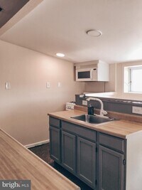 1923 E Pratt St photo'