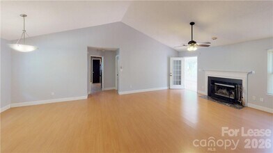 13906 Glendevon Ct in Charlotte, NC - Foto de edificio - Building Photo