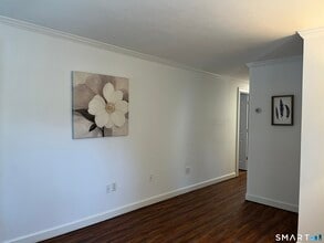 212 New Norwalk Rd in New Canaan, CT - Building Photo - Building Photo