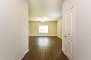 150 Innis Brk Cir in Cartersville, GA - Building Photo