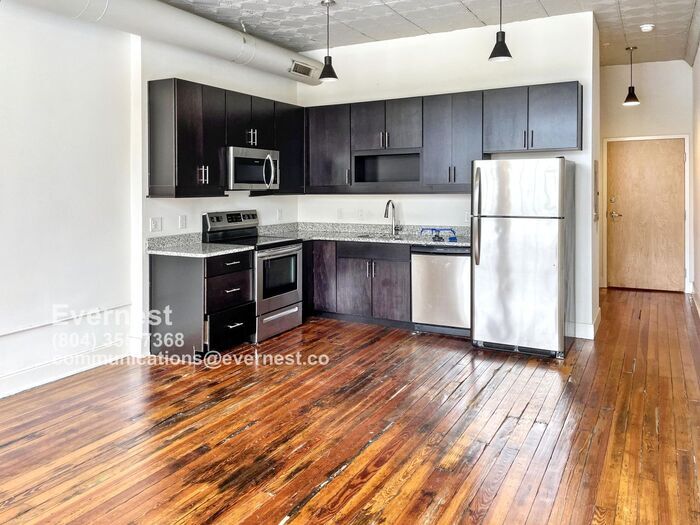 17 W Main St in Richmond, VA - Building Photo