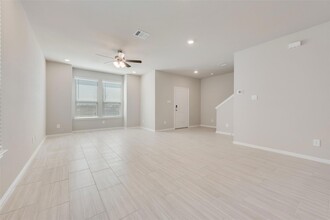 3029 Strawberry Farm Ln, Unit 5252D in Fort Worth, TX - Building Photo - Building Photo