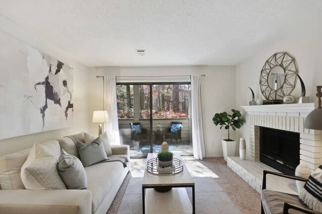 Reserve at Peachtree Corners in Peachtree Corners, GA - Foto de edificio - Building Photo