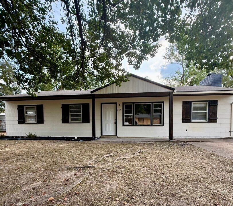 135 Maple St in Columbus, MS - Building Photo