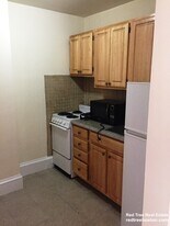 470 Beacon St, Unit 8 in Boston, MA - Building Photo