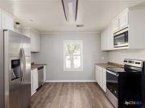 207 W 14th Ave in Belton, TX - Building Photo - Building Photo