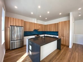 727 NW Achor Ave in White Salmon, WA - Building Photo - Building Photo
