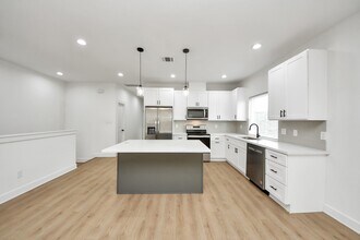 8316 Corinth St in Houston, TX - Building Photo - Building Photo
