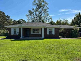 2550 Old Highway 69 in Camden, TN - Building Photo