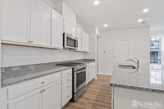 735 Station Rd in Dunellen, NJ - Building Photo - Building Photo