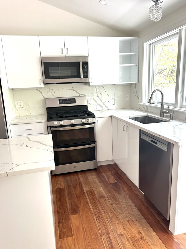 30 Salisbury Rd, Unit 1, Unit 1