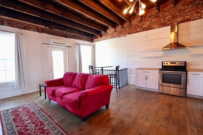 property at 343 N Mulberry St