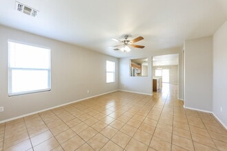 17746 W Red Bird Rd in Surprise, AZ - Foto de edificio - Building Photo