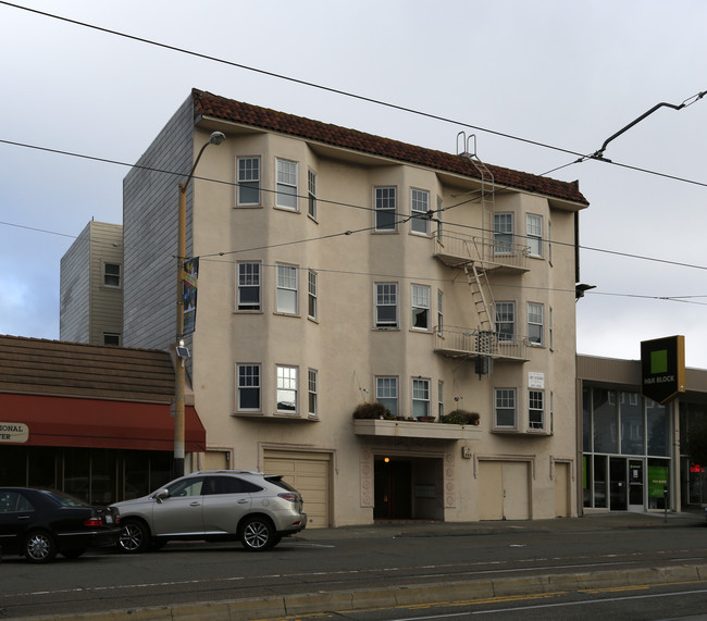 372 W Portal Ave in San Francisco, CA - Building Photo - Building Photo