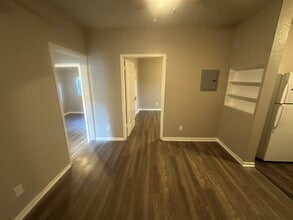 378 E Petaluma Blvd in San Antonio, TX - Building Photo - Building Photo