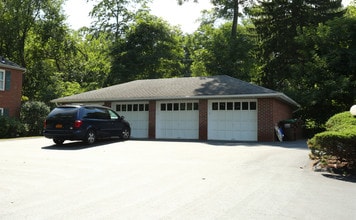 The Cedars in Delmar, NY - Foto de edificio - Building Photo